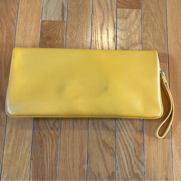 White House Black Market Foldover Clutch Purse Wristlet Half Moon Yellow Gold - Picture 7 of 7